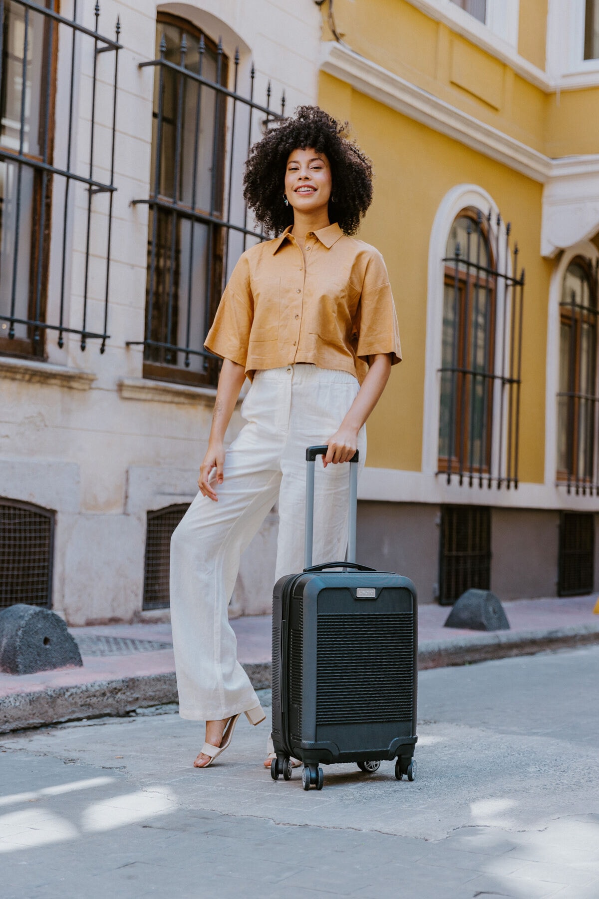 Wx-270 Black Cabin Size Suitcase