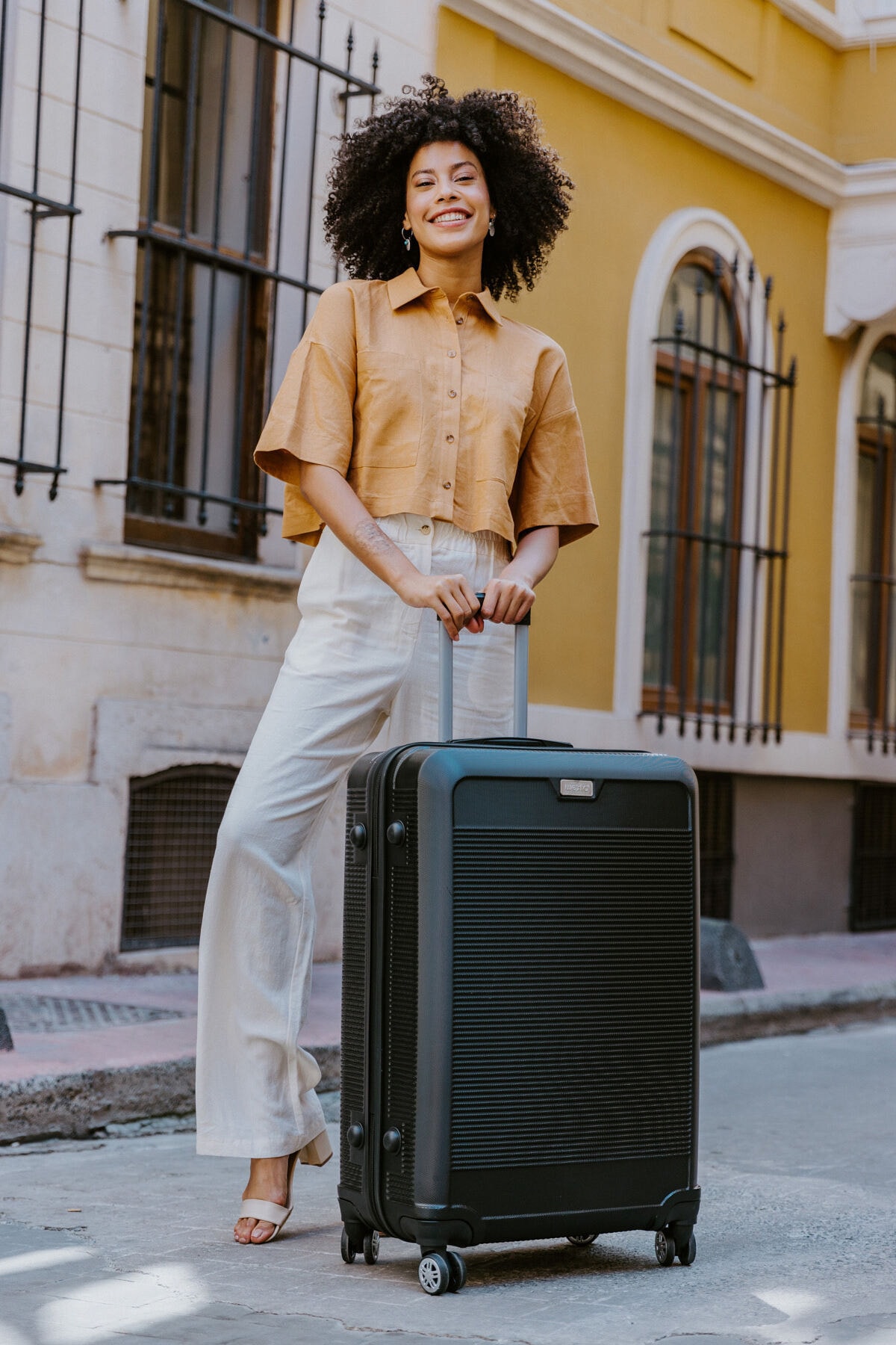 Wx-270 Black Large Suitcase