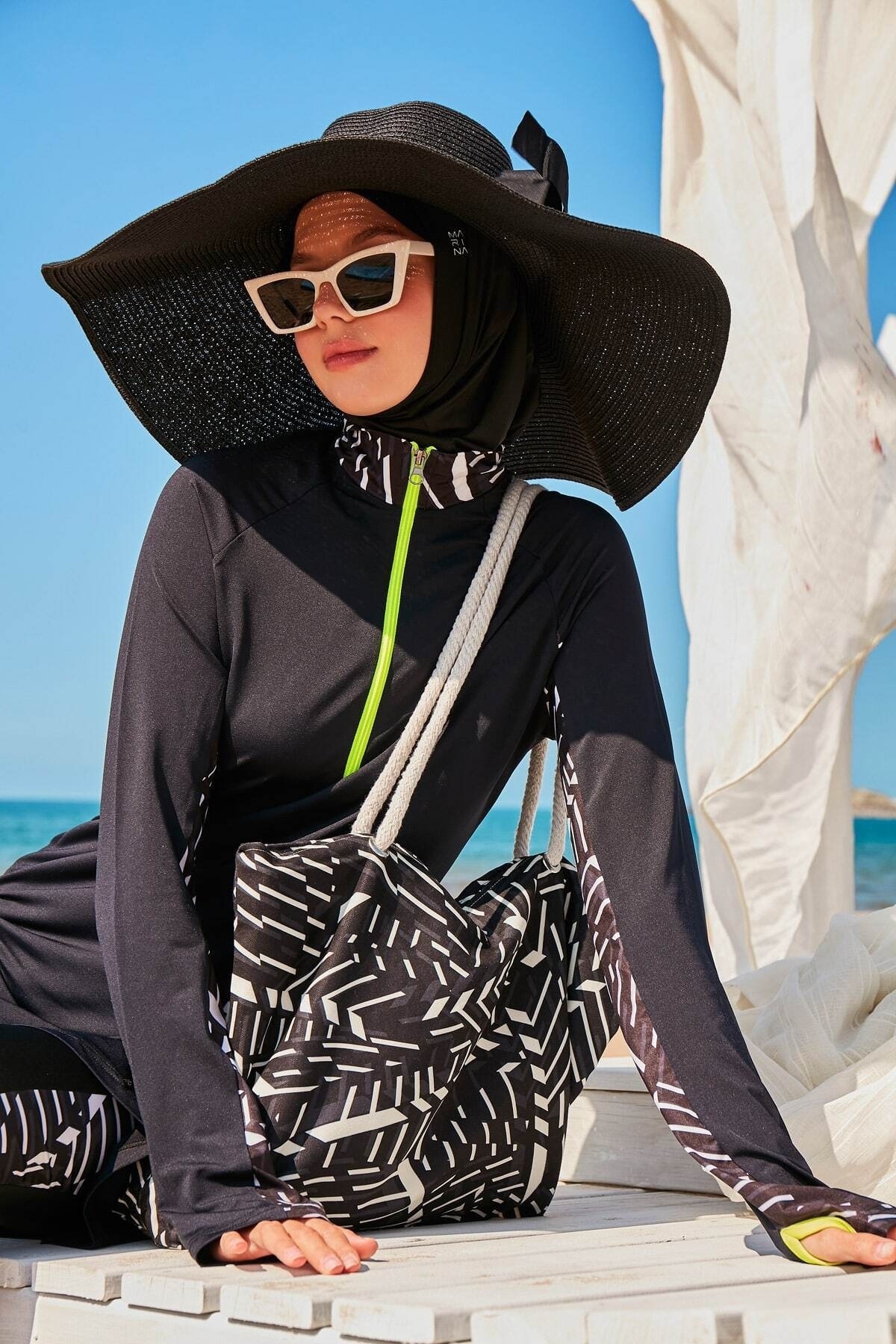 H2O Face Series Black Burkini M2331
